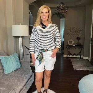 Cabi 6192 Unwind Shorts Spring 2022 Size 8 EUC